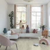 Виниловая плитка Quick-Step Bloom Дуб хлопковый белый румянец AVMPU40200