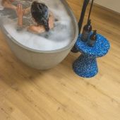 Вінілова плитка Quick-Step Bloom Дуб шліфований медовий AVMPU40318